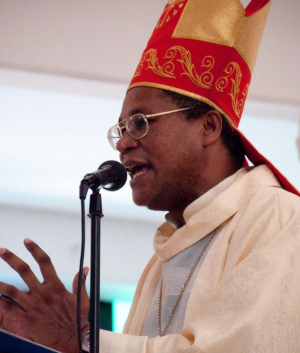 Haitian Bishop Dumas steps back from national mediation effort