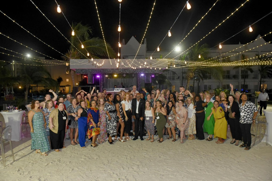 1,000 travel advisors pledge volunteer support to Jamaica’s communities