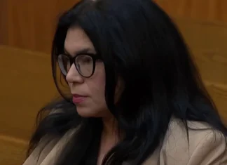 Former Miami-Dade School board member sentenced for stealing 100K from school district Former Miami-Dade County Public Schools board member Lubby Navarro