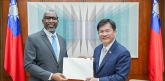 Saint Vincent and the Grenadines envoy presents credentials in Taiwan