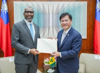 Saint Vincent and the Grenadines envoy presents credentials in Taiwan