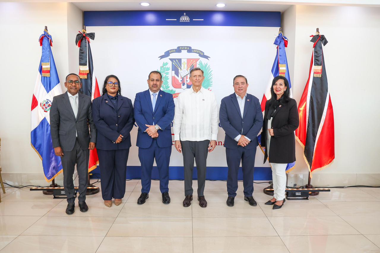Trinidad and Tobago, Dominican Republic sign air services agreement