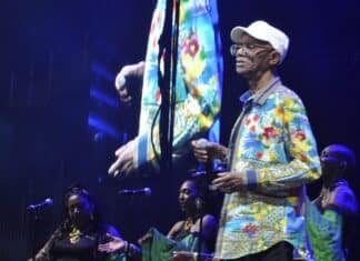 Beres Hammond turns injured-leg setback into Mother’s Day magic at UBS Arena