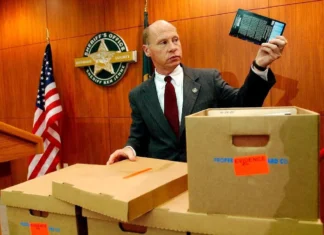 Former Broward Sheriff Ken Jenne granted clemency restoring civil rights