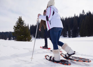 6 tips to stay warm and comfortable during a snowshoe tour snowshoe tour